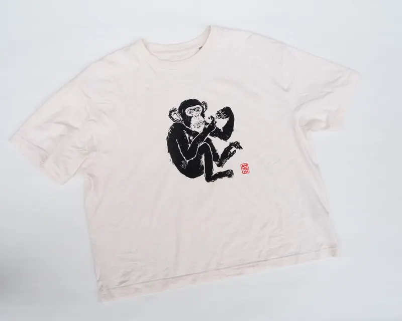 Petermann T-Shirt milch weiß — handprinted wearable art by Mascha Rodigina, Cologne